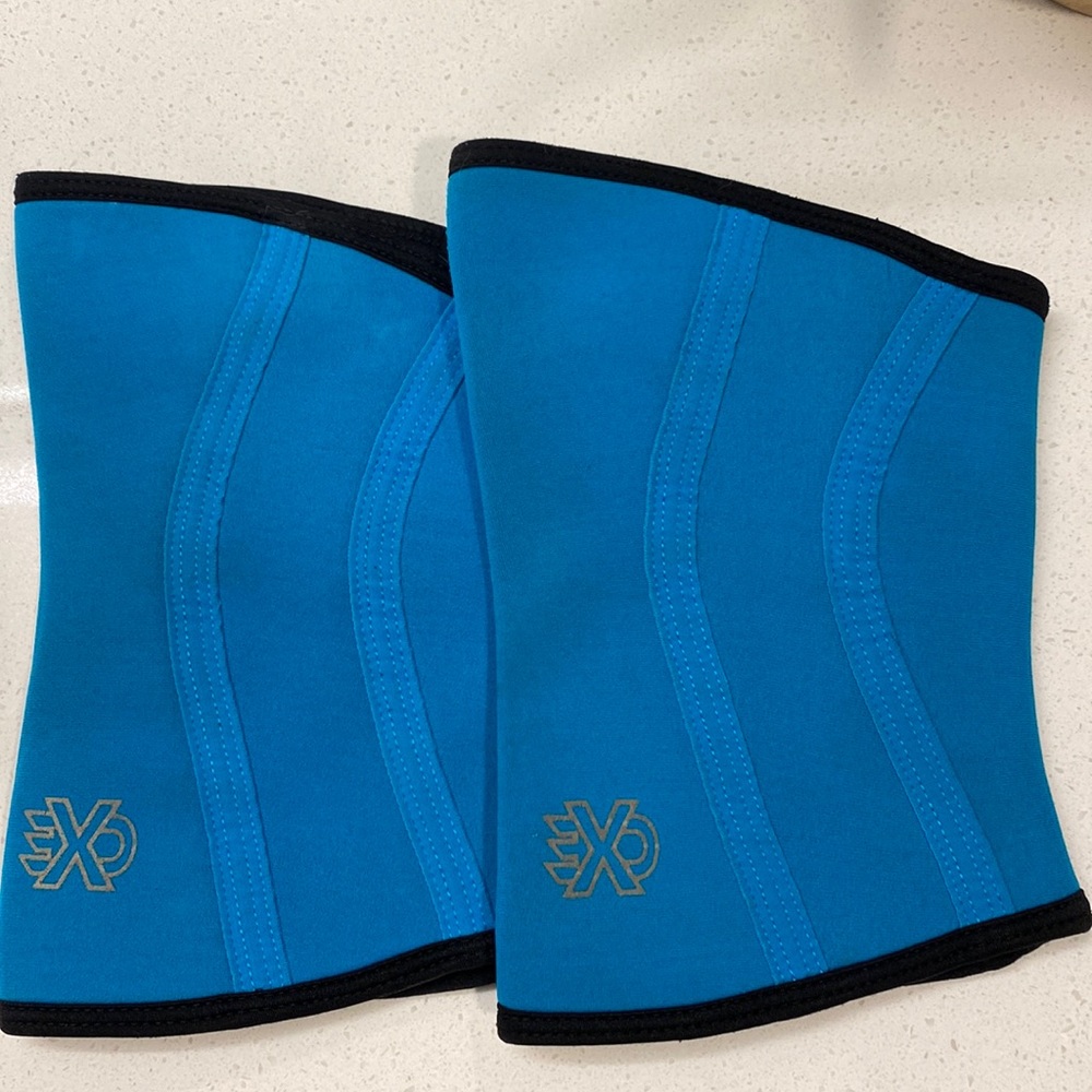 Exo knee sleeves size medium blue teal